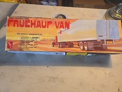 AMT, MODEL FB BEADED PANEL FRUEHAUF VAN 1/25 scale, !!Sealed Inside!!