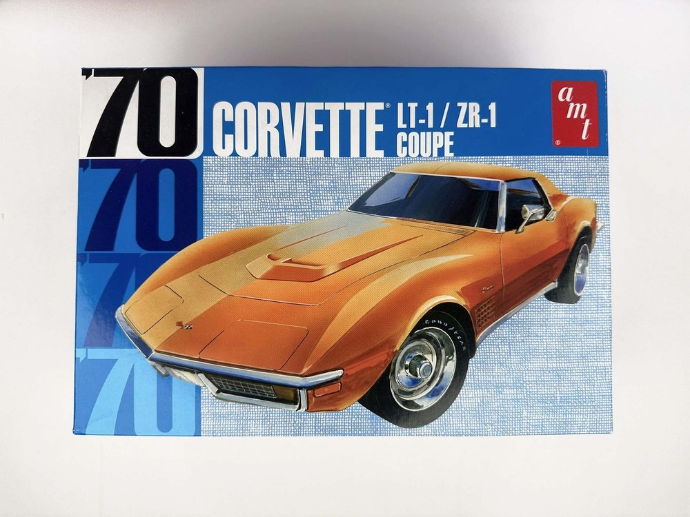 AMT AMT1097/12 1970 Corvette LT-1/ZR-1 Coupe 1/25 Scale Plastic Model Kit