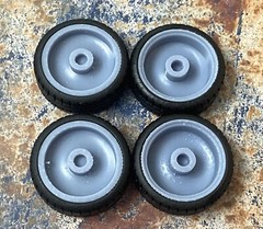 Resin 22 In. Smoothie Wheels, W/One In. Whitewalls,1/24 1/25 Scale
