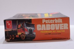 AMT PETERBILT CABOVER PACEMAKER 352 TRACTOR SCALE 1:25 MODEL KIT INCOMPLETE
