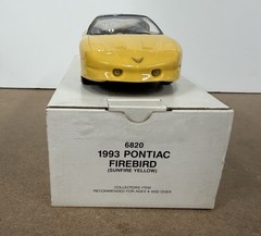 AMT/ERTL 1993 PONTIAC FIREBIRD SUNFIRE YELLOW #6820 Original Box NIB