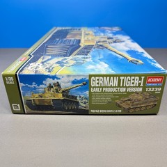 ACADEMY GERMAN TIGER-I TANK EARLY PRODUCTION 1/35 SCALE PLASTIC MODEL KIT 13239