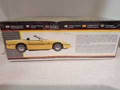 MONOGRAM 1987 MODLE CAR KIT 1:24 SCALE CORVETTE ROADSTER NEW, SEALED.
