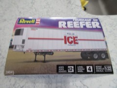 REVELL 1/32 FRUEHAUF 40′ REEFER TRAILER MODEL KIT #14541 BRAND NEW SEALED – NICE