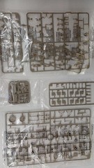 Bronco model British 1/4 airborne personnel vehicle 6 pound Collectables 17+