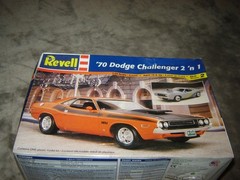 Revell 85-2596 Model kit 1970 Dodge Challenger 2n1 Factory Sealed 1/24 kit 1999