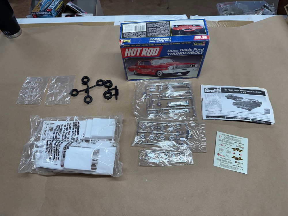 1/25 REVELL HOT ROD RUSS DAVIS FORD THUNDERBOLT Drag Race Car 1964 LOOK
