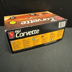 AMT Ertl 1962 Corvette 3 in 1 Kit # 6521 1:25 Unassembled