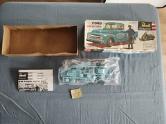 Revell Authentic Kit Ford Pick-Up Truck SEALED INSIDE