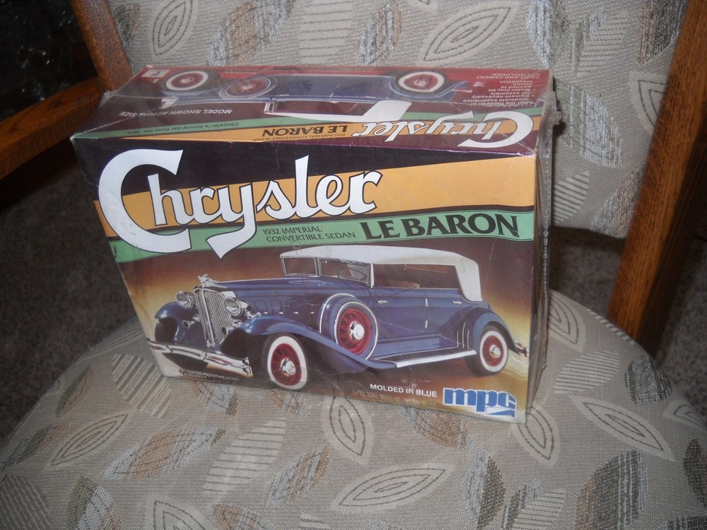 😎-MPC MODEL KIT**1932 IMPERIAL CONVERTIBLE SEDAN “LE BARON” 1-3153—-1/25–😎