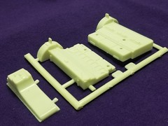 Diamond REO Truck Tractor ENGINE BLOCK & OIL PAN for 1:25 AMT Model Kit