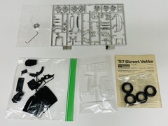 Monogram 1/24 ’57 Street Vette, 1957 Corvette, vintage, NO DECALS