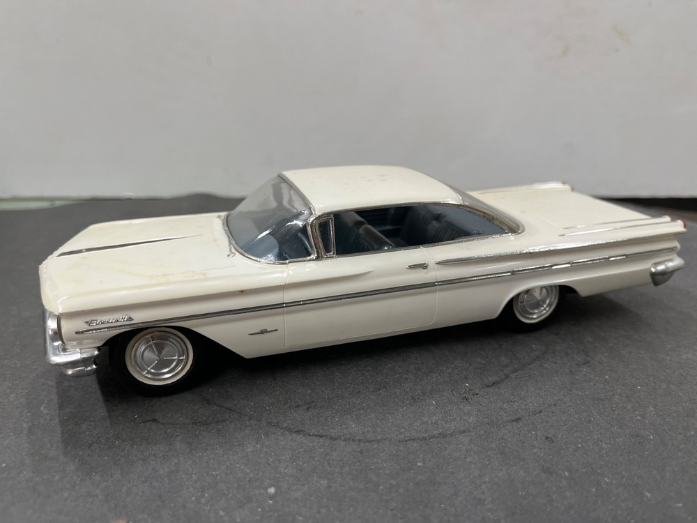 C10 AMT 1960 Pontiac Bonneville Hardtop Annual Vintage built model 1/25 McM.
