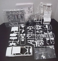 DONOR NASCAR 1981-1985 BUICK REGAL STOCK CAR KIT – WHITE – 1/24 Scale