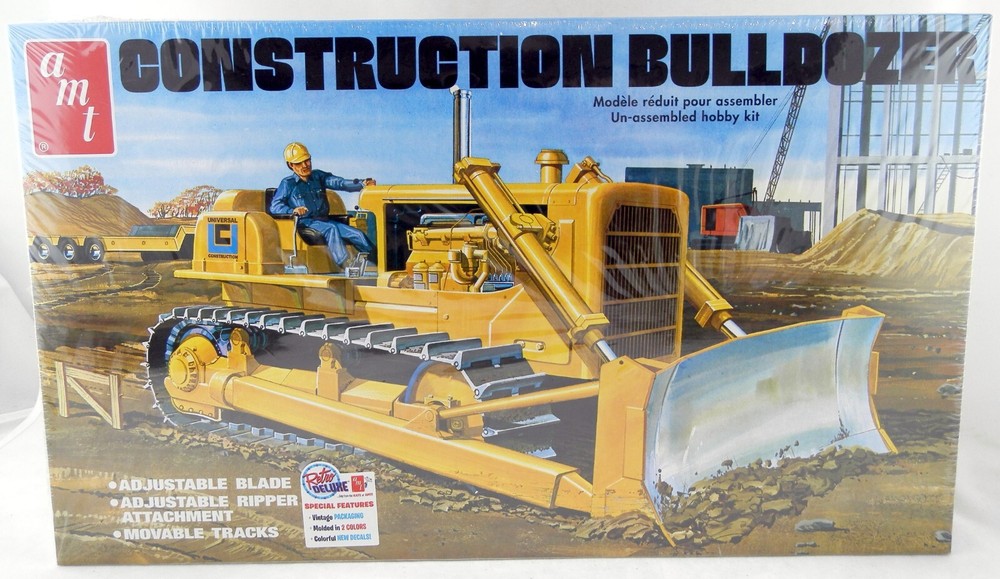 1:25 Scale Construction Bulldozer Plastic Model Kit – AMT #1238/08
