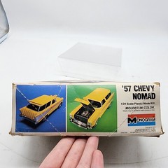 UH Monogram Yellow 1957 Chevy Nomad 1/25 Scale Model Kit #2235 READ DESCRIPTION