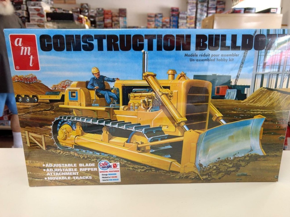 AMT 1086 Construction Bulldozer model kit