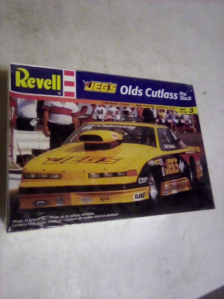 A9C 1/25 Revell JEGS OLDS CUTLASS PRO STOCK Model #85-7678 Sealed New