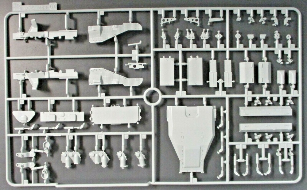 Dragon 1/35 Scale M60A2 Starship Tank – Parts Tree D from Kit No.3562