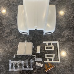 AMT Kenworth T600A Hood w/Chrome Grill & Headlights Turning signals 1/25