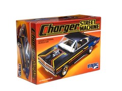 MPC 1/25 1967 Dodge Charger Street Machine 102‑Part Muscle Build MPC1028