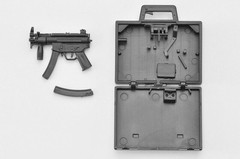 TomyTec Little Armory 1/12 LA045 MP5K Koffer Type Plastic Model Kit