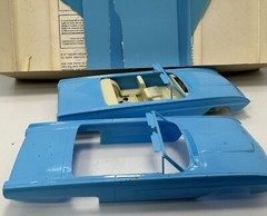 GUNZE SANGYO 1/32 Scale 1963 FORD THUNDERBIRD MODEL KIT “Open Box”PARTS ONLY