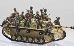Camouflage 1/72 WWII German Army 12 Soldiers Assembled & Painted Plastic Model