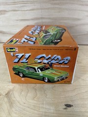 VTG Revell ’71 Hemi Cuda Street Machine 1:24 Model Kit 85-2984 Parts Sealed