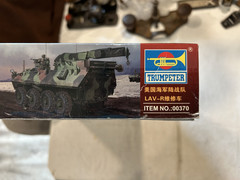 Trumpeter LAV-R Light Armored Vehicle Recovery kit 00370