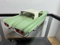 VINTAGE AMT 1958 FORD THUNDERBIRD GREEN DEALER PROMO MODEL TOY 1/25