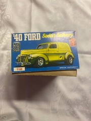 AMT T149 1940 FORD SEDAN DELIVERY VINTAGE “STREET RODS” 1/25 MODEL COMPLETE