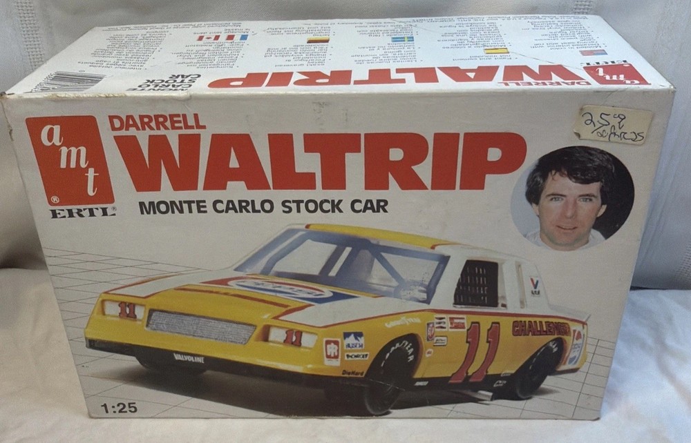 1/25 Scale AMT Darrell Waltrip Monte Carlo Stock Car Vintage Model Kit Open Box