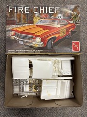 + AMT 1/25 Scale Fire Chief Plastic Model Kit T223 w/ Box – Partial Start