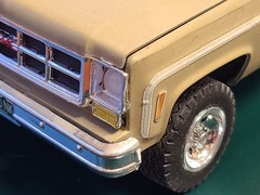 Revell 1977 GMC / Silverado k1500 square body short bed plastic model kit built