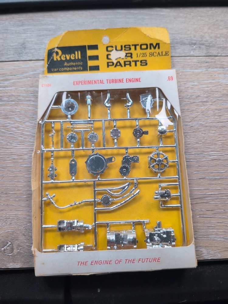 Revell C1104 Dream Car Turbine Engine 1/25th Scale Custom Parts Vintage NOS