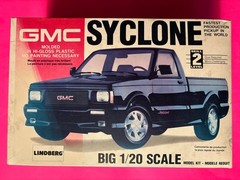 1991 GMC SYCLONE PICKUP TRUCK MODEL KIT LINDBERG BIG 1/20 SCALE COOL LOOK!!