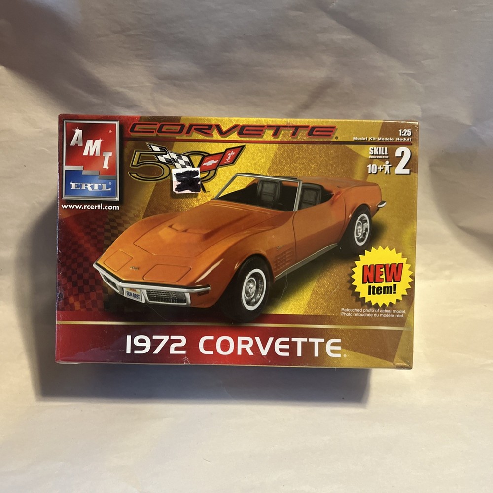 AMT ERTL 1962 Corvette 1/25 Plastic Car Model Kit 31822 Free Shipping