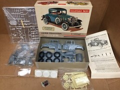VINTAGE 1960’S HUBLEY METAL MODEL KIT 1932 CHEVROLET COUPE COMPLETE IN BOX