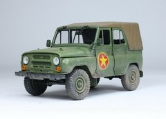 PreSale NVA UAZ-469 Staff Car Vietnam war 1:35 Pro Built Model