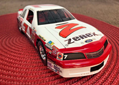 MONOGRAM 1/24 ZEREX AK ’87 T-BIRD STOCK CAR FACTORY BUILT BOX ART DISPLAY MODEL