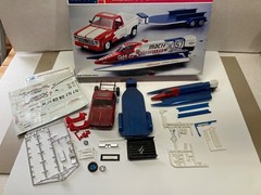 VINTAGE REVELL 1/25 SCALE MACH I FORMULA ONE TEAM JUNKYARD PARTS MODEL KIT