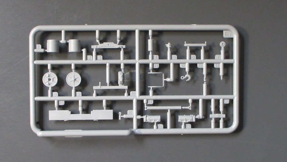 Miniart 1/35th Scale US Tow Truck G506 – Parts Tree Ei from Kit No. 38061