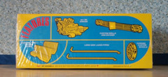 Pontiac 1962 Catalina “Polyglas” Gasser ll 1:25 scale AMT /Round2 model kit