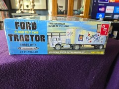 AMT FORD TRACTOR C-900 TILT CAB W/ TRAILER HOSTESS CAKE MODELING KIT #AMT1221/06