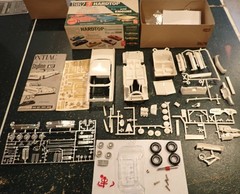 AMT 62 Pontiac Bonnieville model kit original 60s 3 in 1 unbuilt screw bottom