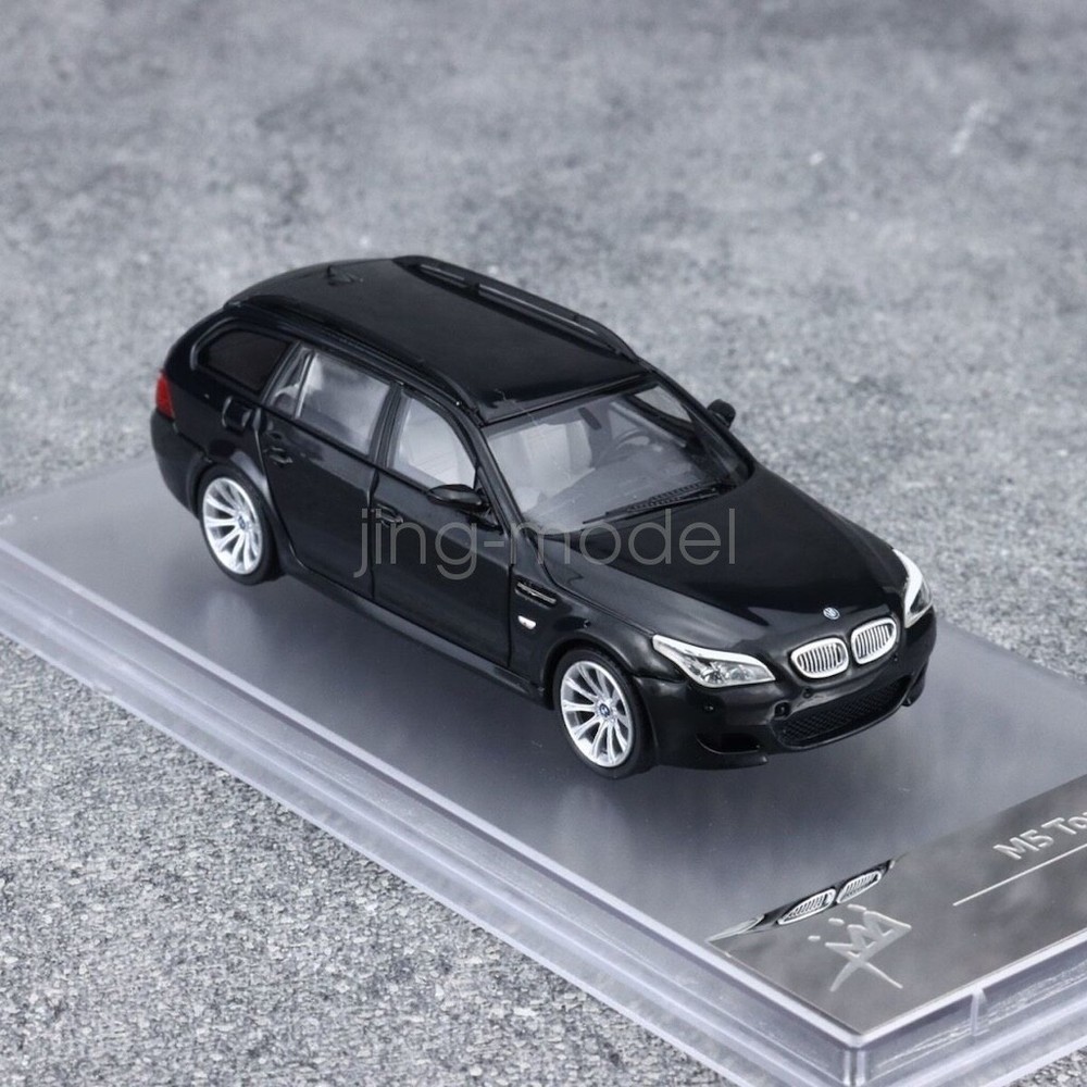 For King 1:64 Scale Black M5 E60 Wagon Sports Diecast Display Toy Collection