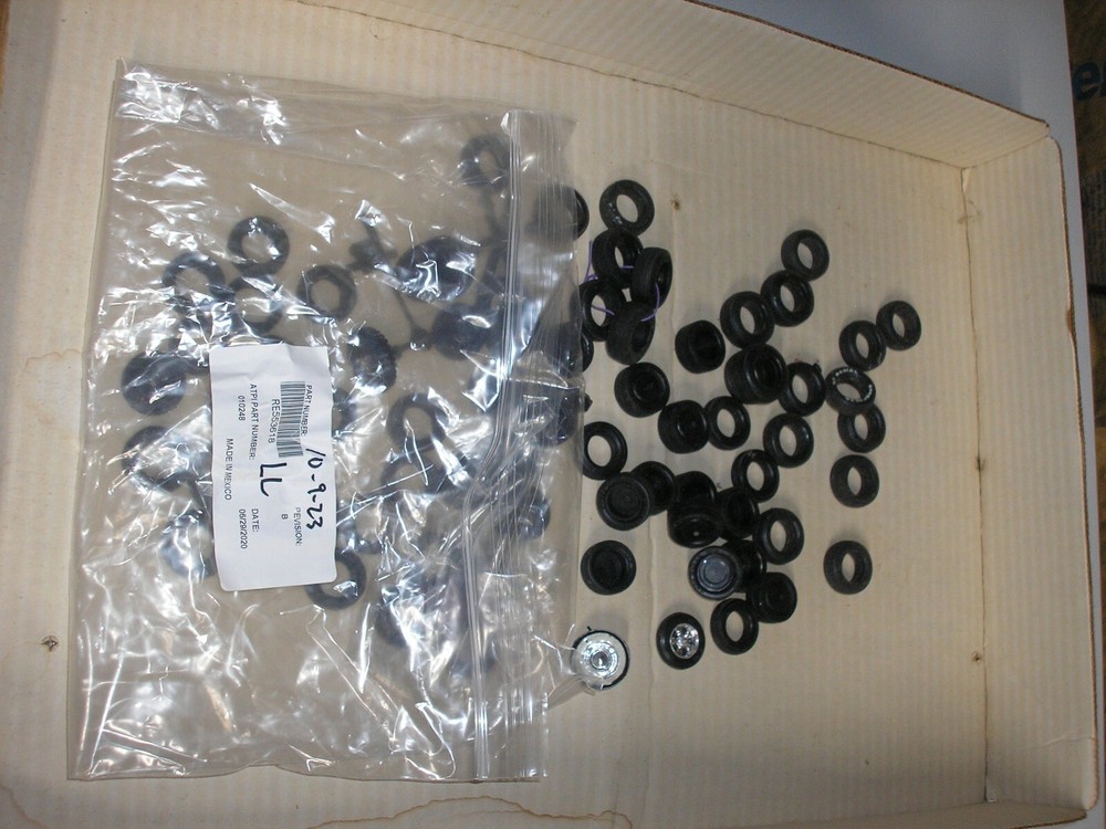 Vintage 1/25 or 1/24 ? Lot LL of Car & Truck parts for parts or restore Free SH