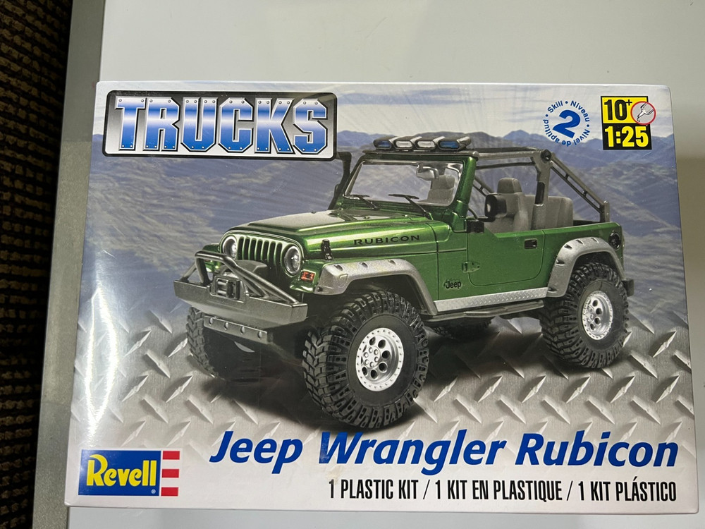 JEEP WRANGLER RUBICON MODEL KIT REVELL 1/25 SCALE BRAND NEW SEALED