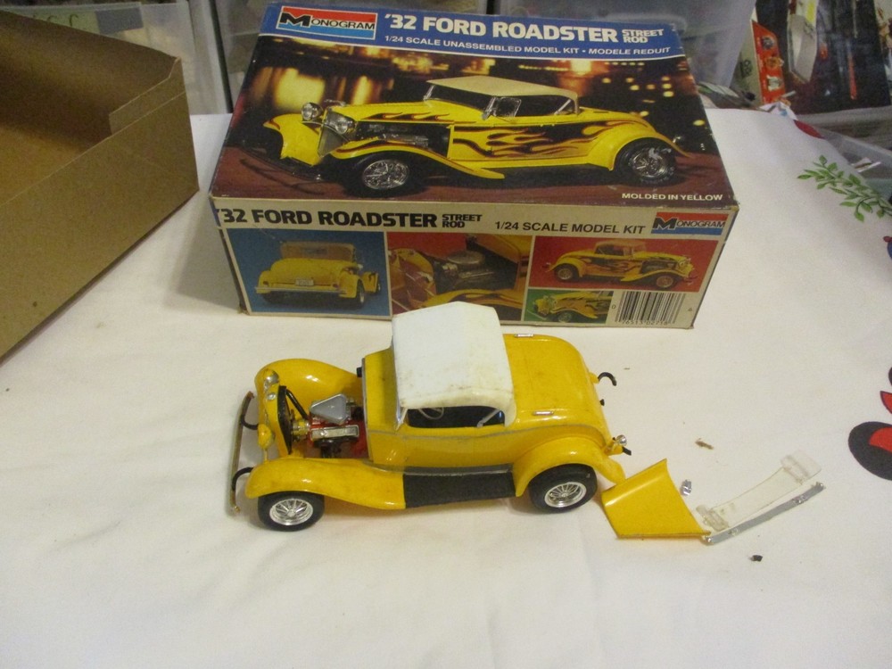 BUILT MONOGRAM 32 FORD ROADSTER STREET ROAD